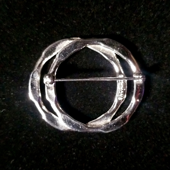 Vintage Signed Emmons Silver Brooch, Double Open Circles, Hammered Details - Picture 6 of 6